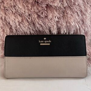 Kate Spade Black and Tan Wallet